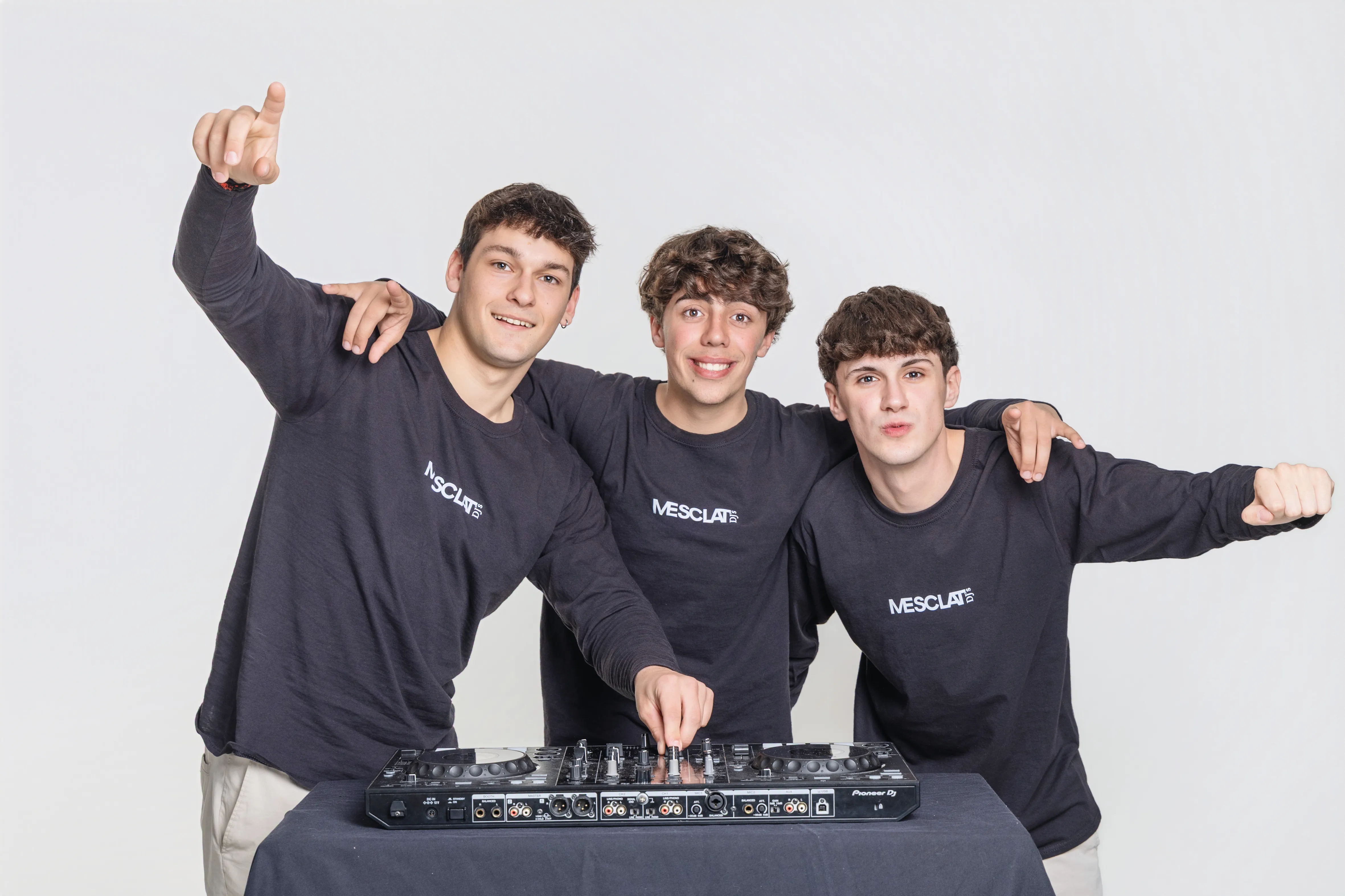 DJ’s Mesclat a la cabina